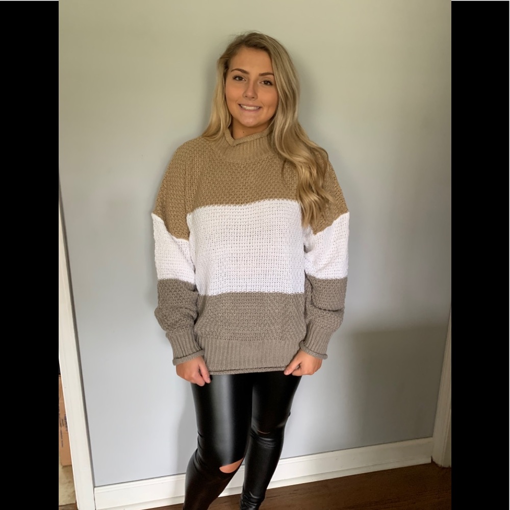 Last One!! Boutique Khaki & Gray Color Block Sweater